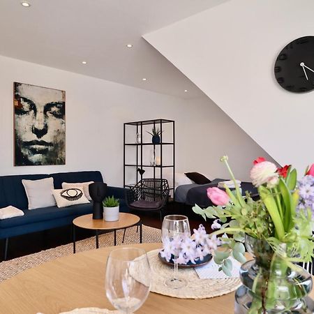 Sunset Apartment: Free Parking + Balcony + Netflix Essen Buitenkant foto