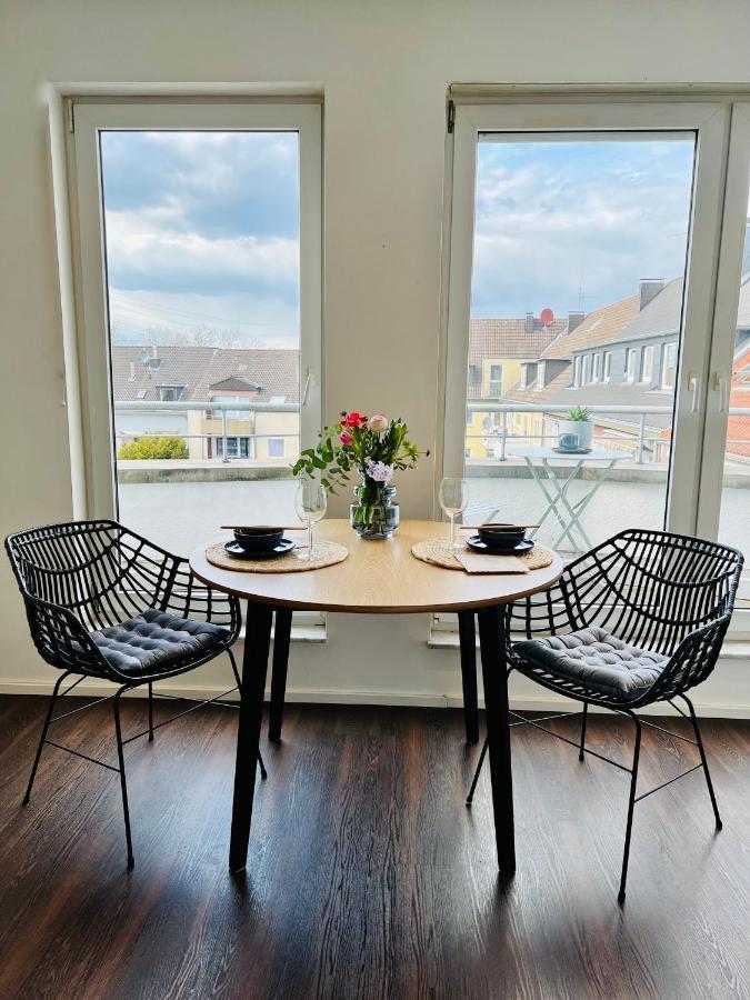 Sunset Apartment: Free Parking + Balcony + Netflix Essen Buitenkant foto