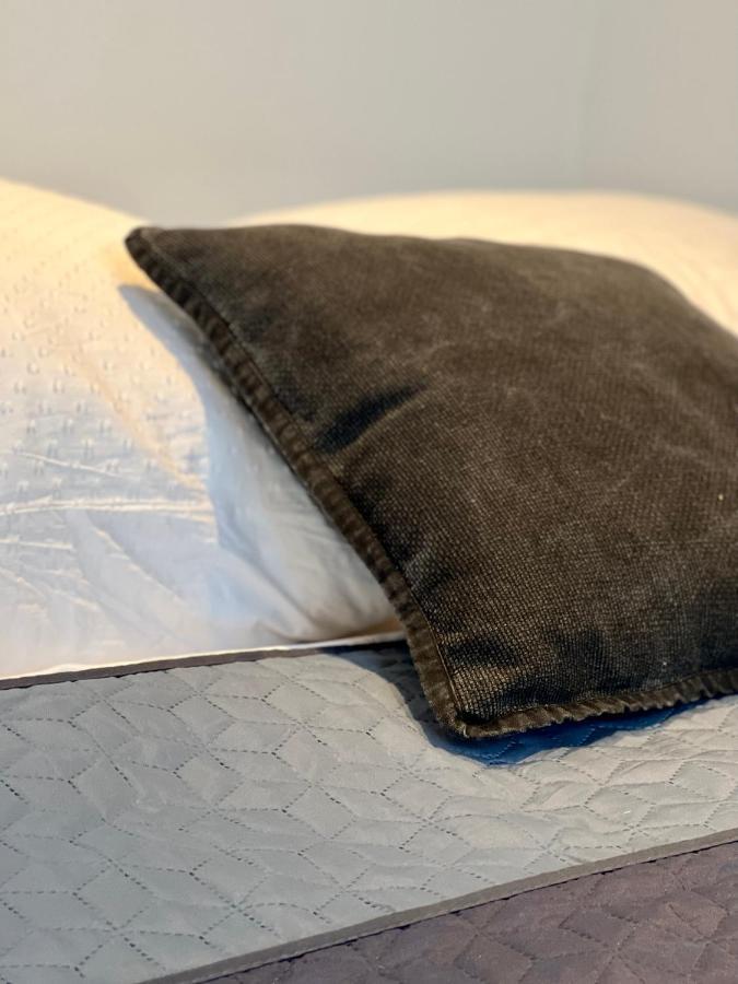 Sunset Apartment: Free Parking + Balcony + Netflix Essen Buitenkant foto