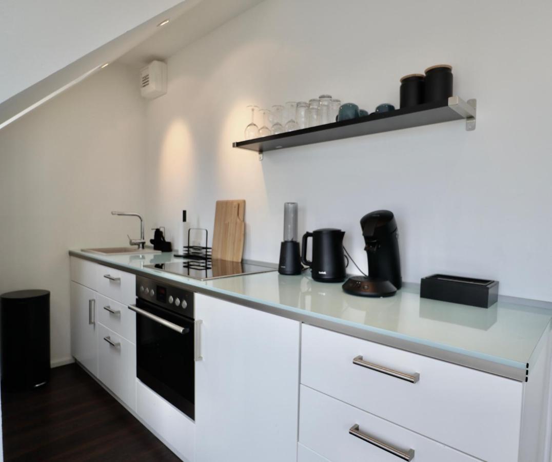 Sunset Apartment: Free Parking + Balcony + Netflix Essen Buitenkant foto