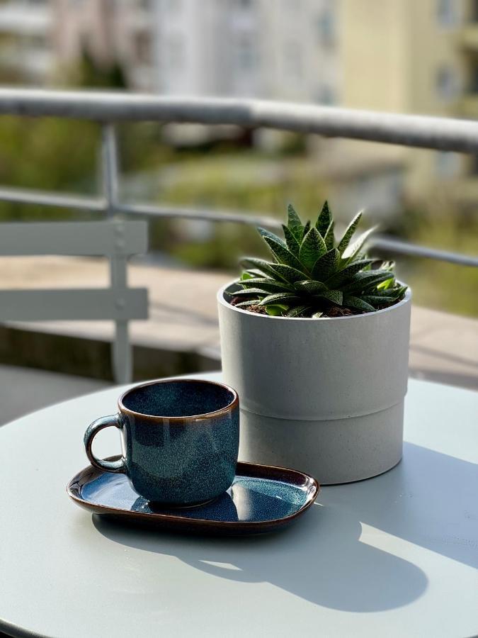 Sunset Apartment: Free Parking + Balcony + Netflix Essen Buitenkant foto