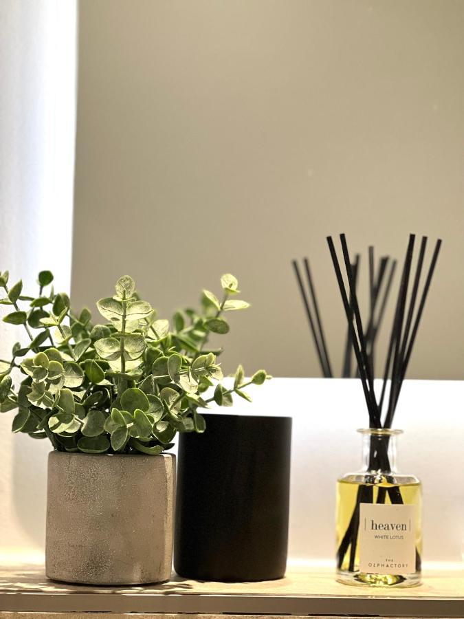 Sunset Apartment: Free Parking + Balcony + Netflix Essen Buitenkant foto