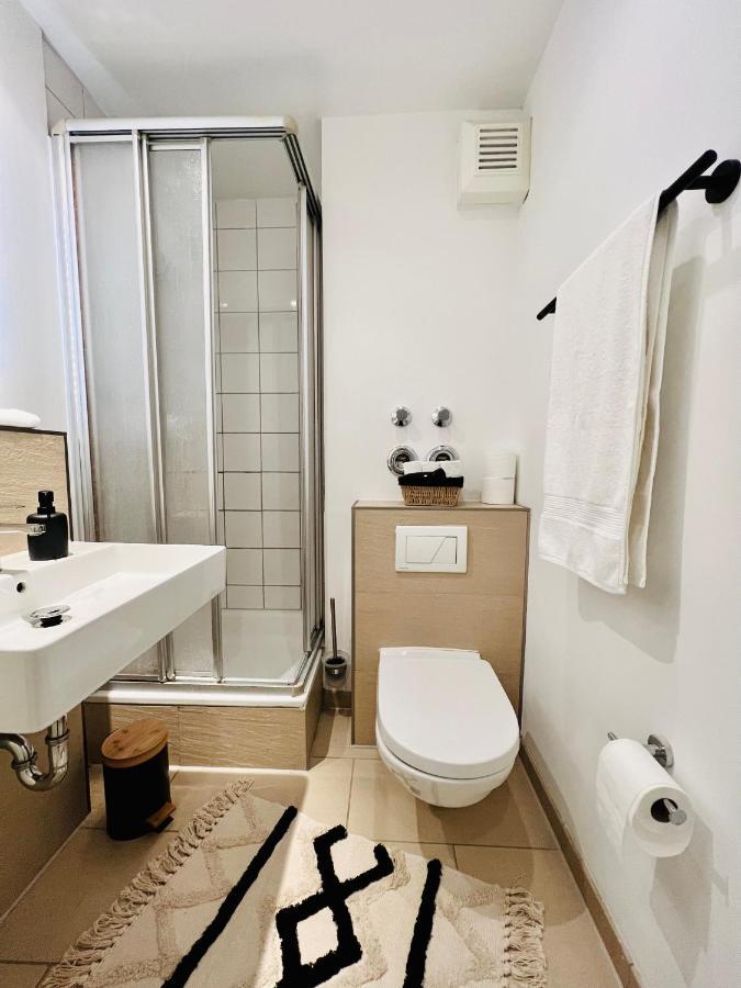 Sunset Apartment: Free Parking + Balcony + Netflix Essen Buitenkant foto